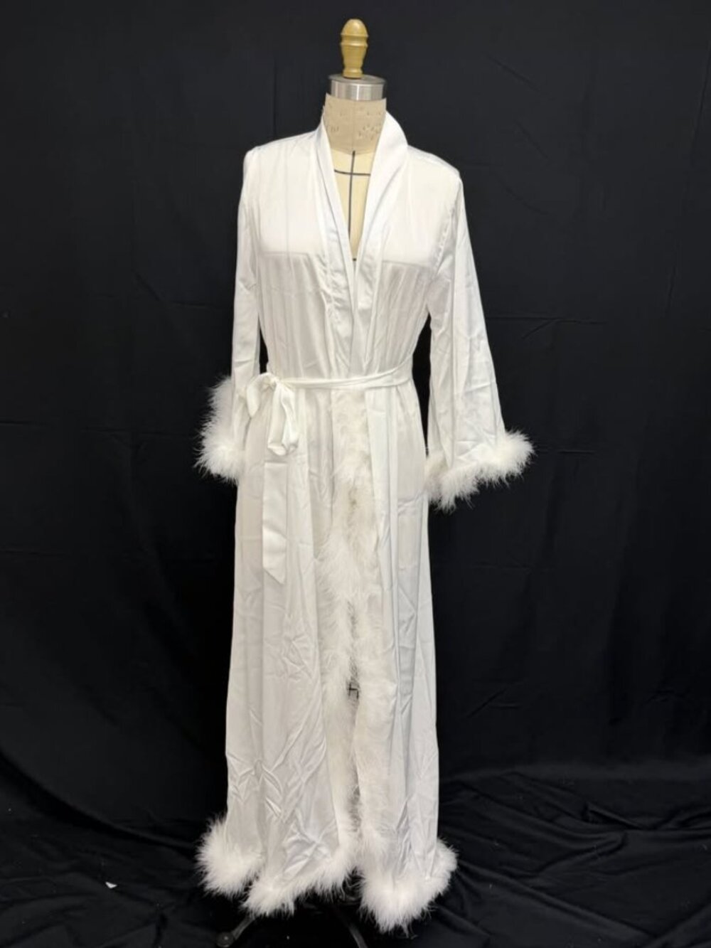 Luxurious White Satin Feather Trim Robe